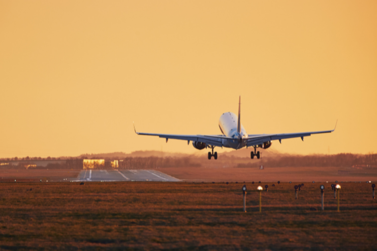 Commercial aircraft coming in to land