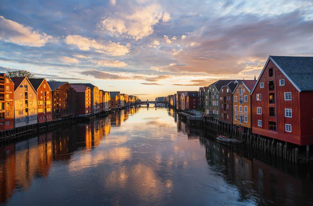 Sunset-Trondheim-by-Bernart-Wood-Visit-Norway